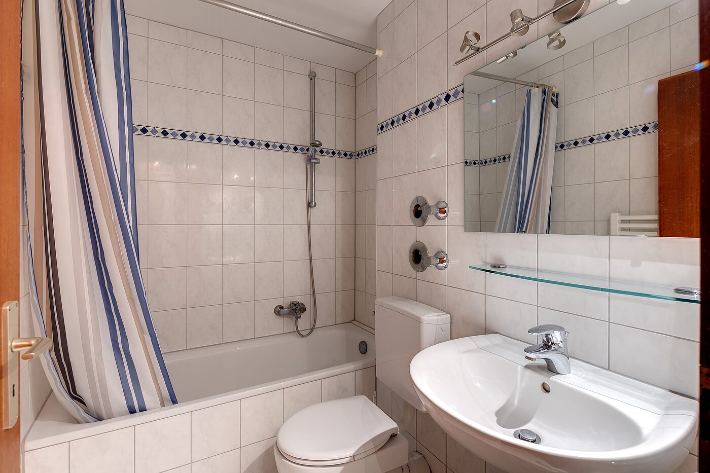 Appartement avec 1 pièce | Ottobrunn | 2301ML1 | Gepflegtes Wannenbad deckenhoch gefliest