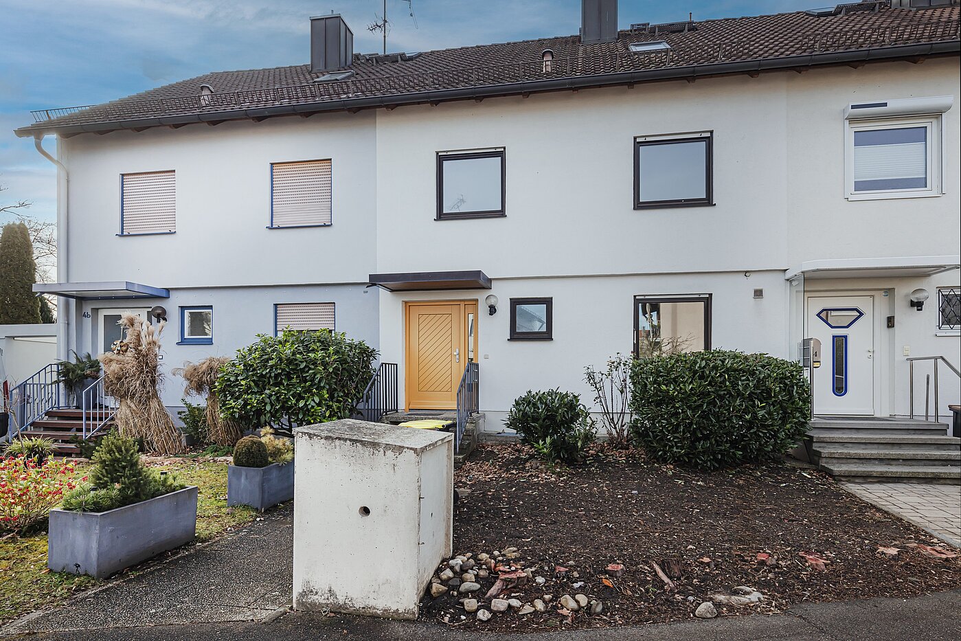 Maison mitoyenne avec 5 pièces | Unterschleißheim | 70187 | Ansicht von der Straße aus