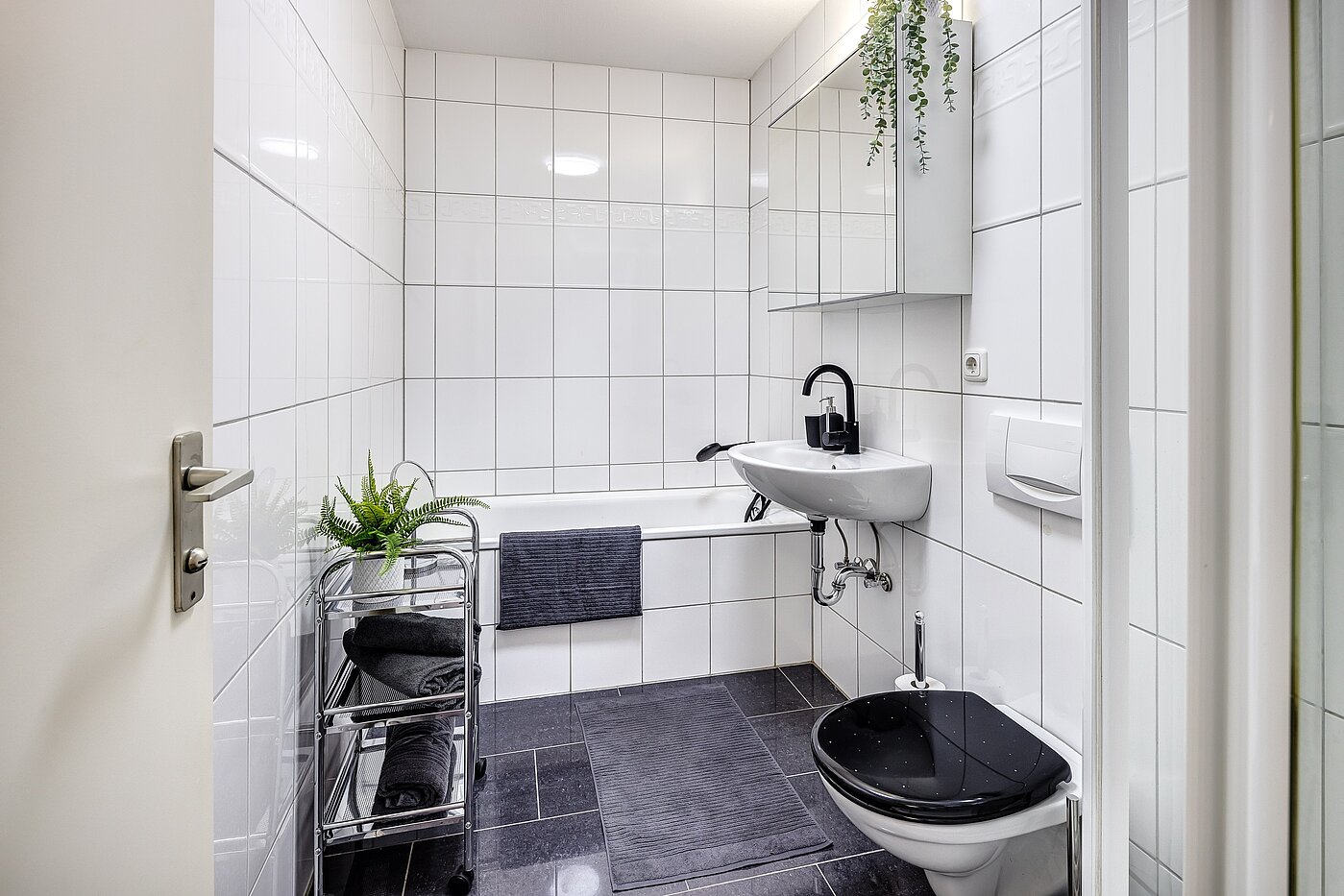 Appartement avec 1.5 pièces | München-Au | 2112ML2 | Bad mit Badewanne...
