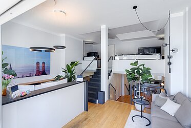 Maxvorstadt : bureau-boutique prestigieux avec vitrine, deux niveaux et terrasse