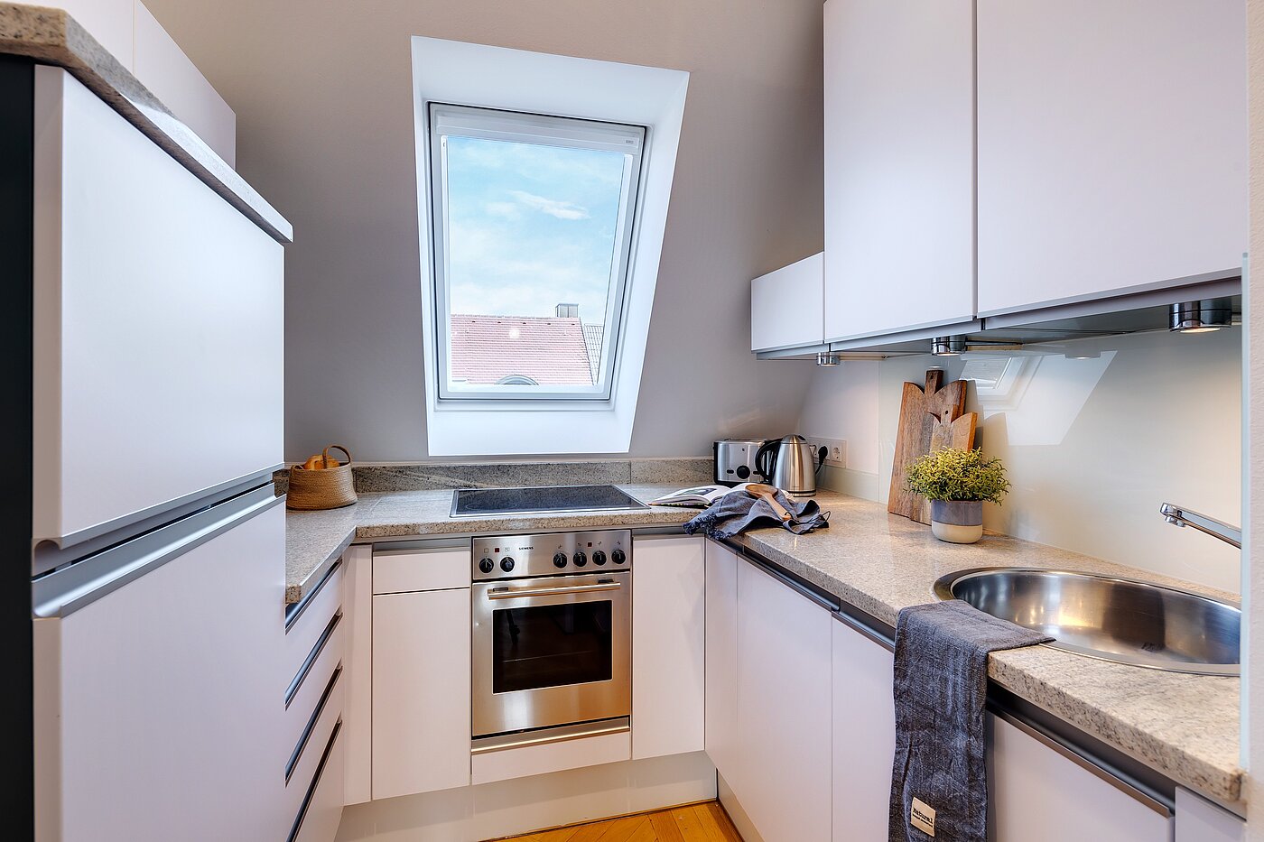 Appartement avec 2 pièces | München-Schwabing | 2208ML2 | Geschmackvolle Einbauküche...