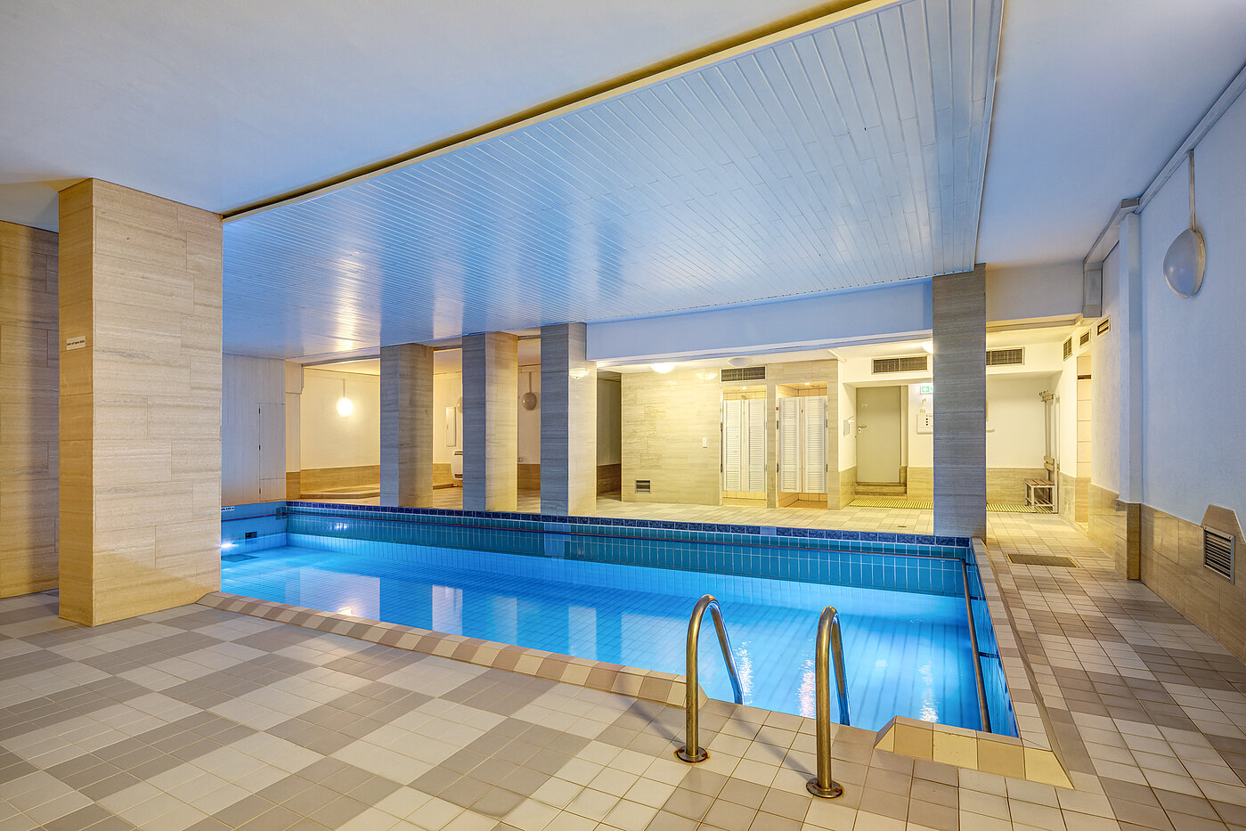 Appartement au rez-de-chaussée avec 2 pièces | München-Schwabing | 70394 | Schwimmbad