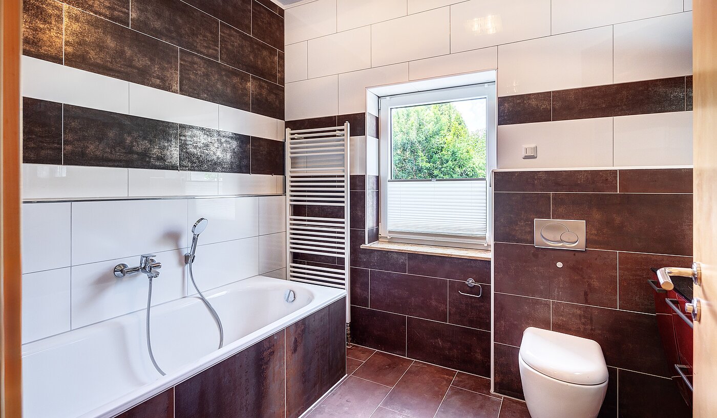 Maison jumelée avec 6.5 pièces | Unterschleißheim | 70122 | ... mit Badewanne