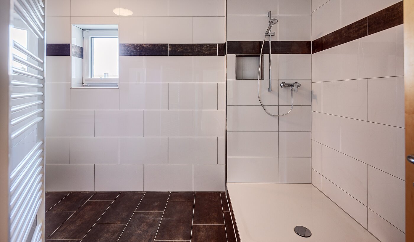 Maison jumelée avec 6.5 pièces | Unterschleißheim | 70122 | ...mit großer Dusche