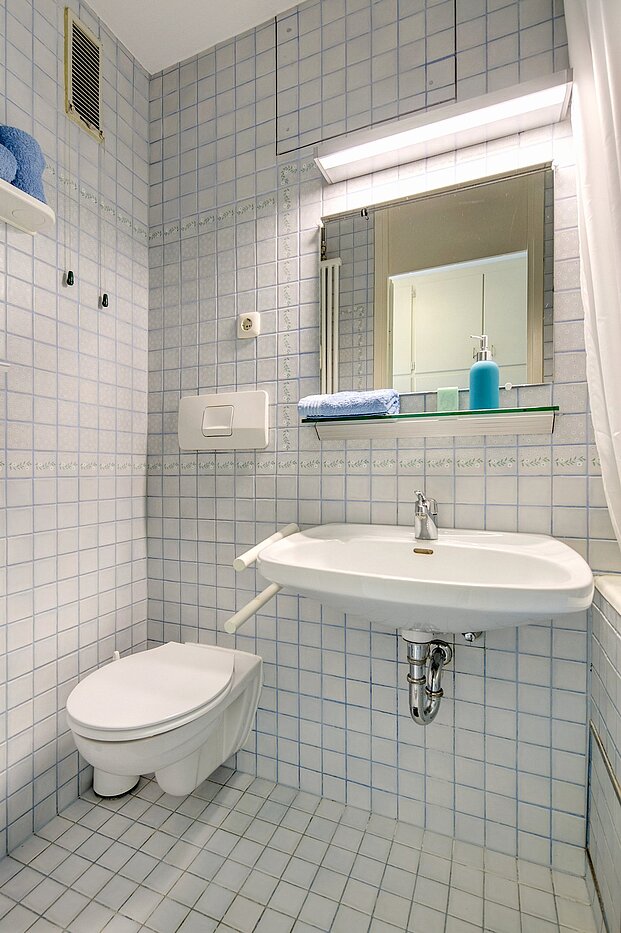 Appartement avec 1 pièce | München-Maxvorstadt | 2105ML7 | Hell gefliestes Bad...