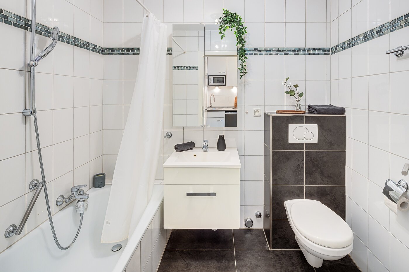 Apartment avec 1 pièce | München-Schwabing | 70200 | Modernes Bad
