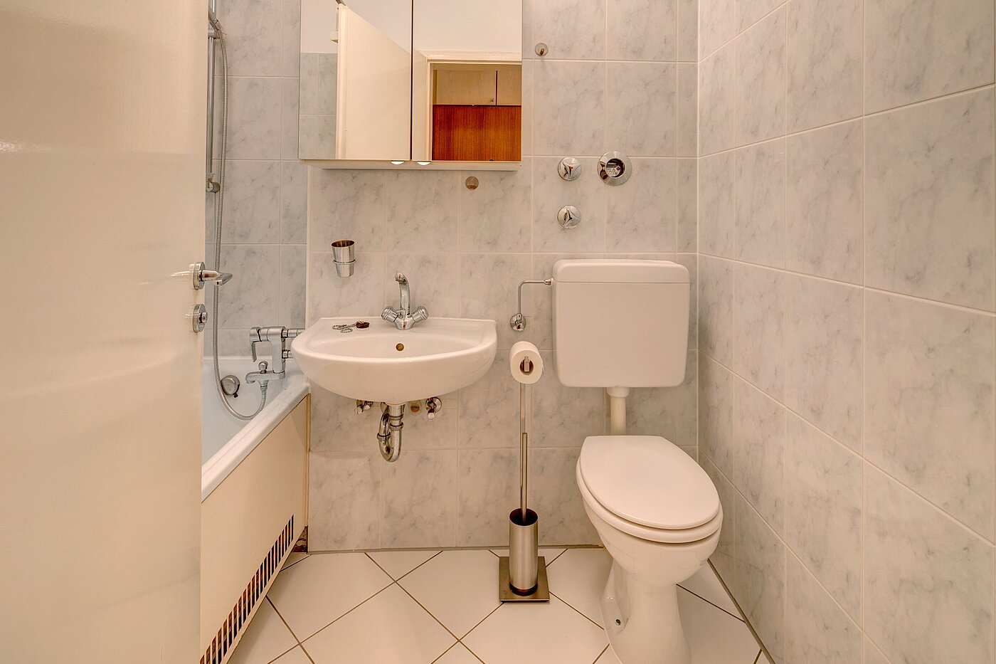 Rez-de-chaussée surélevé avec 1 pièce | München-Neuhausen | 1911ML10 | Bad