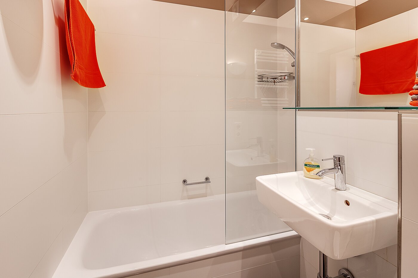 Appartement avec 1.5 pièces | München-Schwanthalerhöhe | 2211ML8 | Wanne mit Glasabtrennung