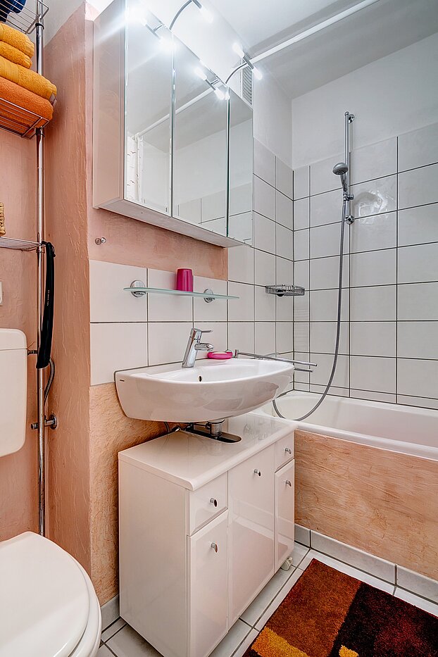 Apartment avec 1 pièce | München-Schwabing | 70257 | Bad mit...