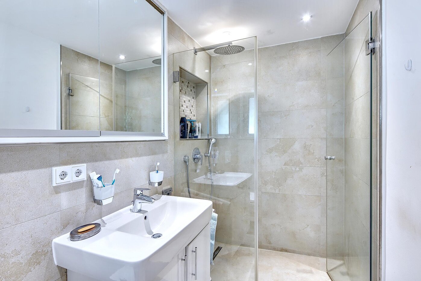 Maison individuelle avec 8 pièces | 70229 | Neues Bad mit Dusche...