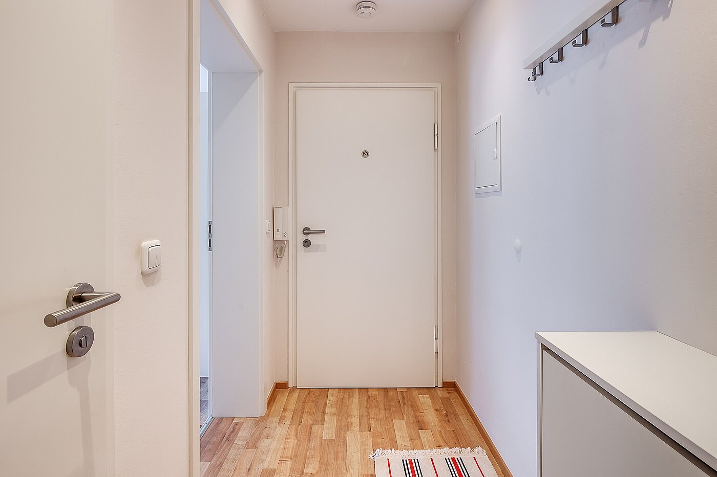 Appartement avec 1.5 pièces | München-Schwanthalerhöhe | 2211ML8 | Wohnungseingang mit Garderobe