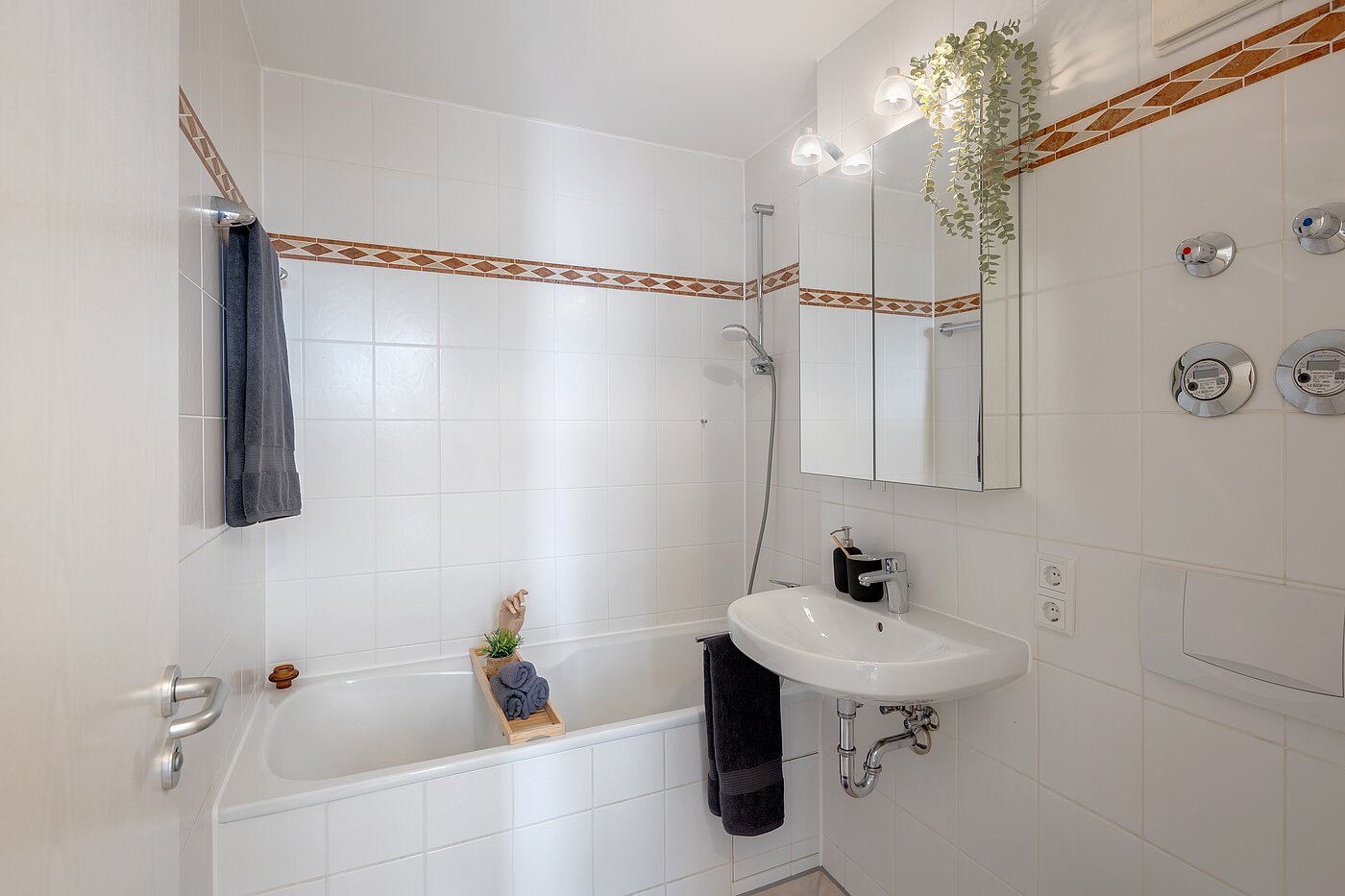 Appartement au rez-de-chaussée avec 2 pièces | München-Laim | 70464 | ...modernen Bad