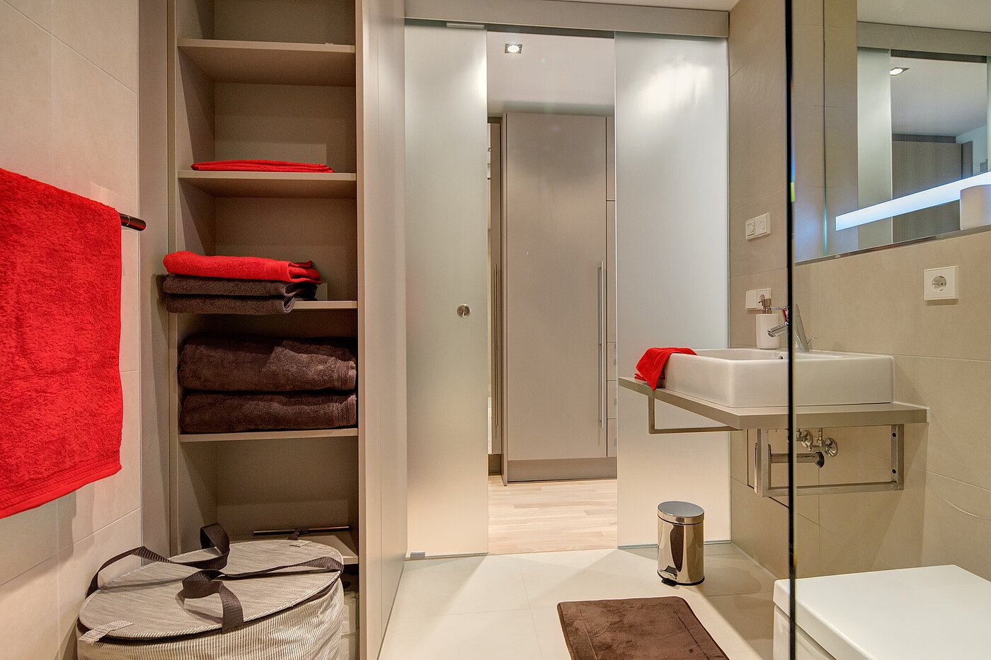 Appartement au rez-de-chaussée avec 1 pièce | München-Bogenhausen | 2301ML3 | Geschmackvolles Badezimmer