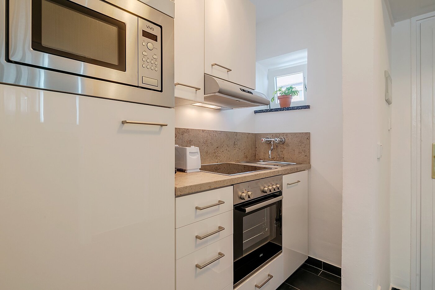 Appartement avec 1 pièce | München-Schwabing | 2105ML1 | Küche mit Fenster...