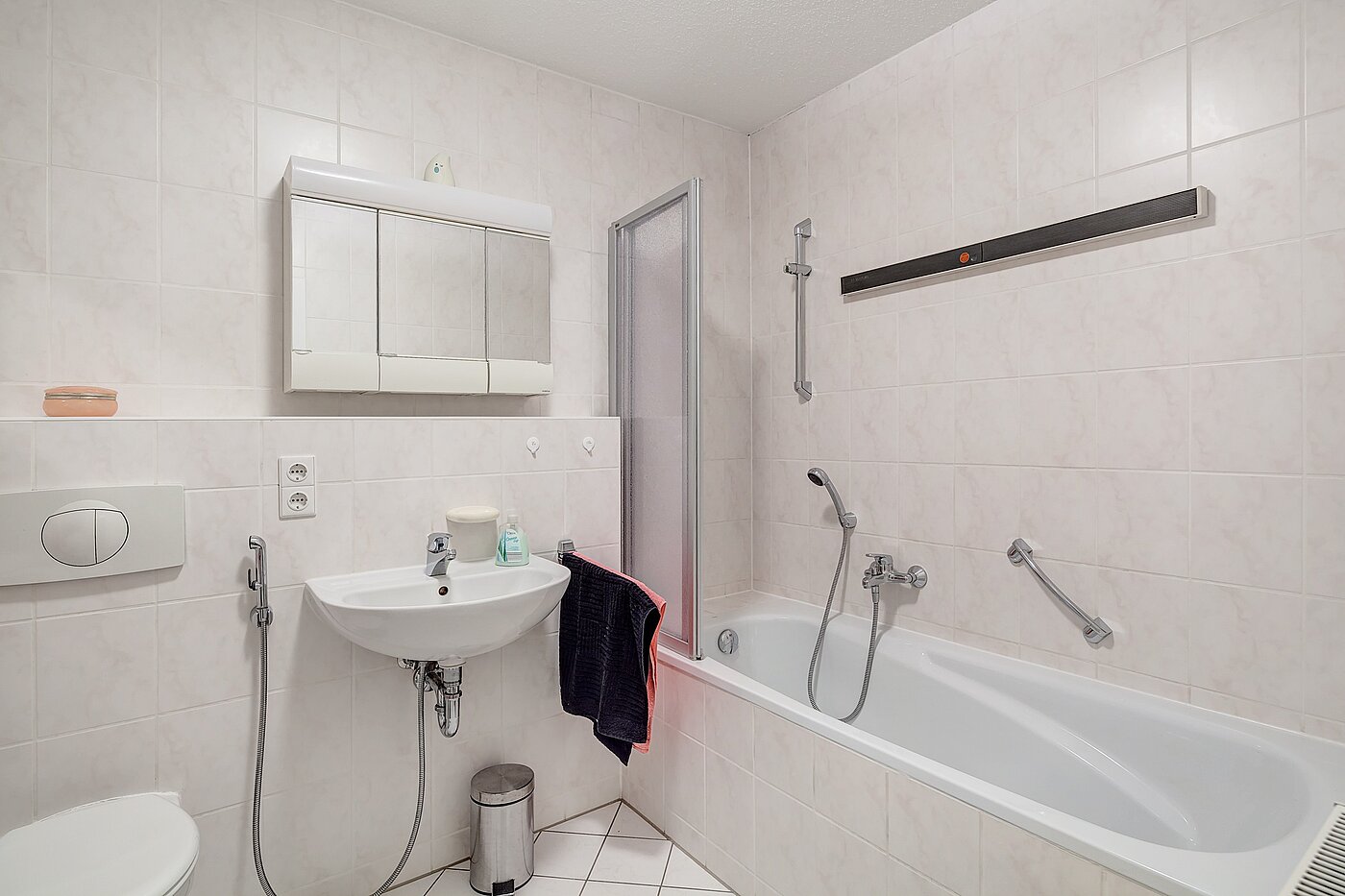 Appartement avec 2 pièces | München-Pasing | 70141 | Badezimmer mit Wanne