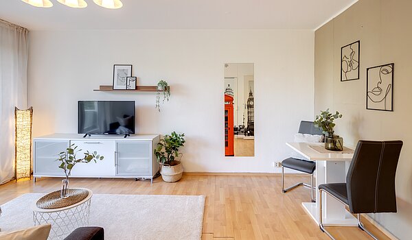 Appartement avec 2 pièces | München-Sendling-Westpark | 2204ML2 | Helles Wohnzimmer...