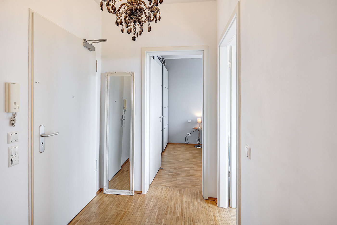 Appartement avec 2 pièces | München-Schwabing | 70153 | Eingangsbereich mit Blick Richtung Schlafzimmer