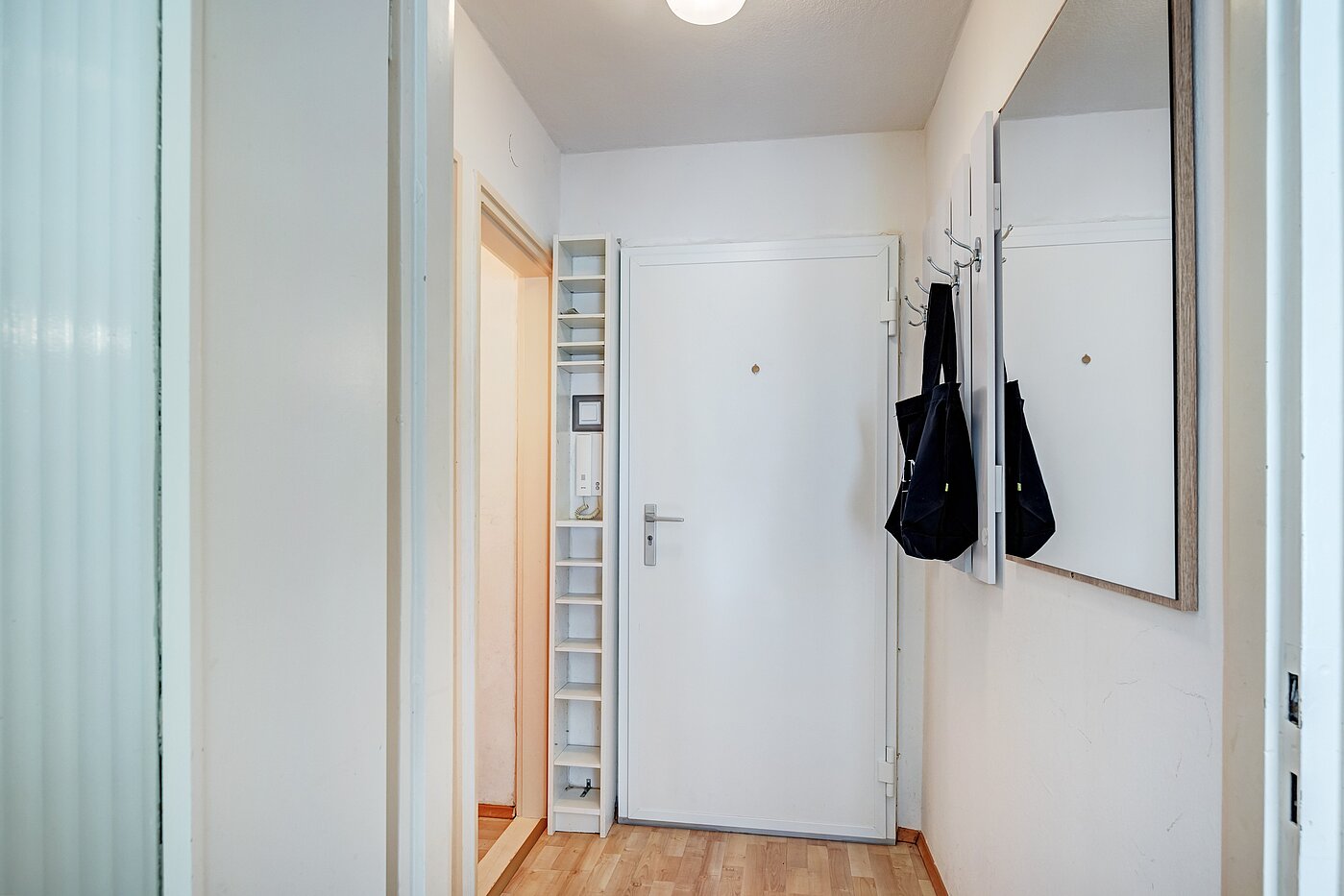 Rez-de-chaussée surélevé avec 1 pièce | München-Bogenhausen | 70301 | Blick zur Tür