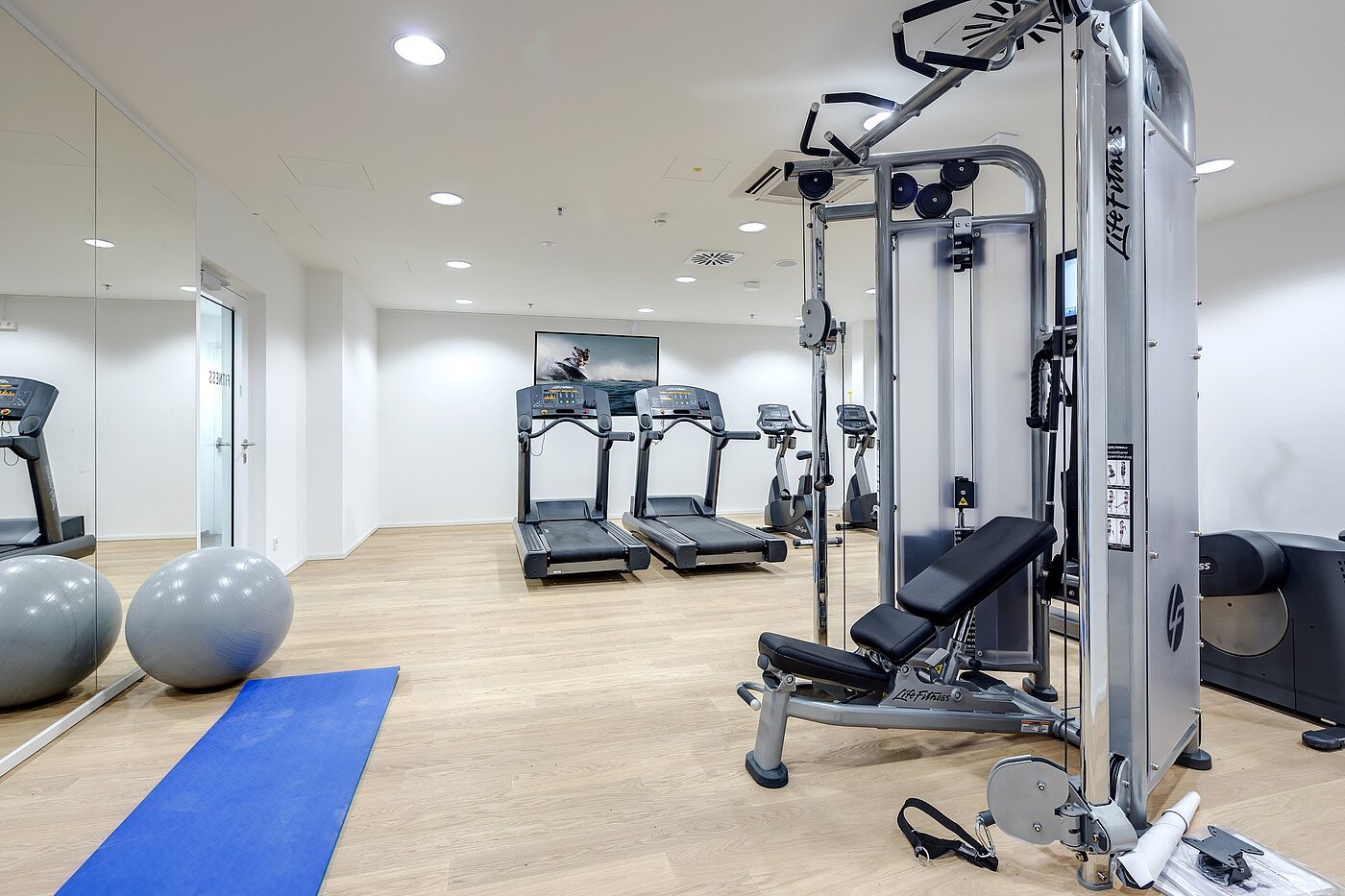Apartment avec 1.5 pièces | München-Neuhausen | 703131 | Fitnessbereich