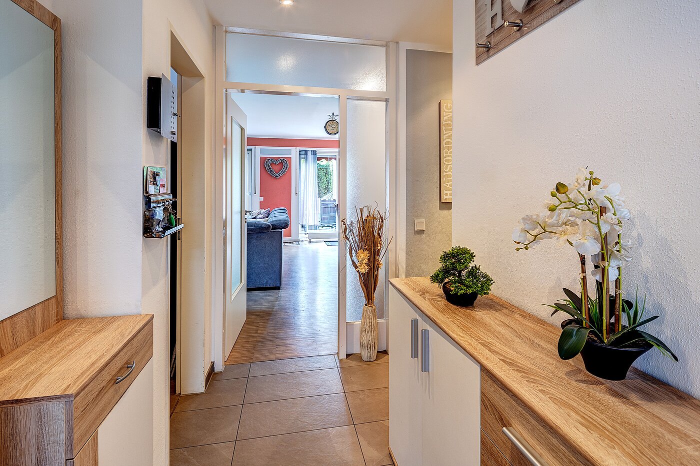 Maison d'angle mitoyenne avec 6 pièces | Germering | 70033 | Diele mit Stellfläche