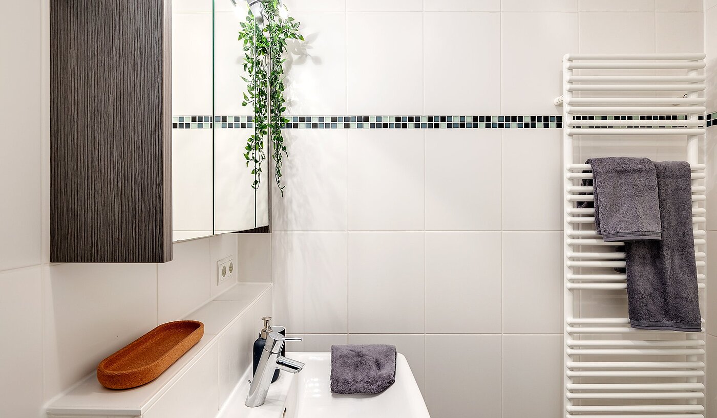 Appartement avec 1 pièce | München-Pasing | 2108ML2 | mit Handtuchhalter