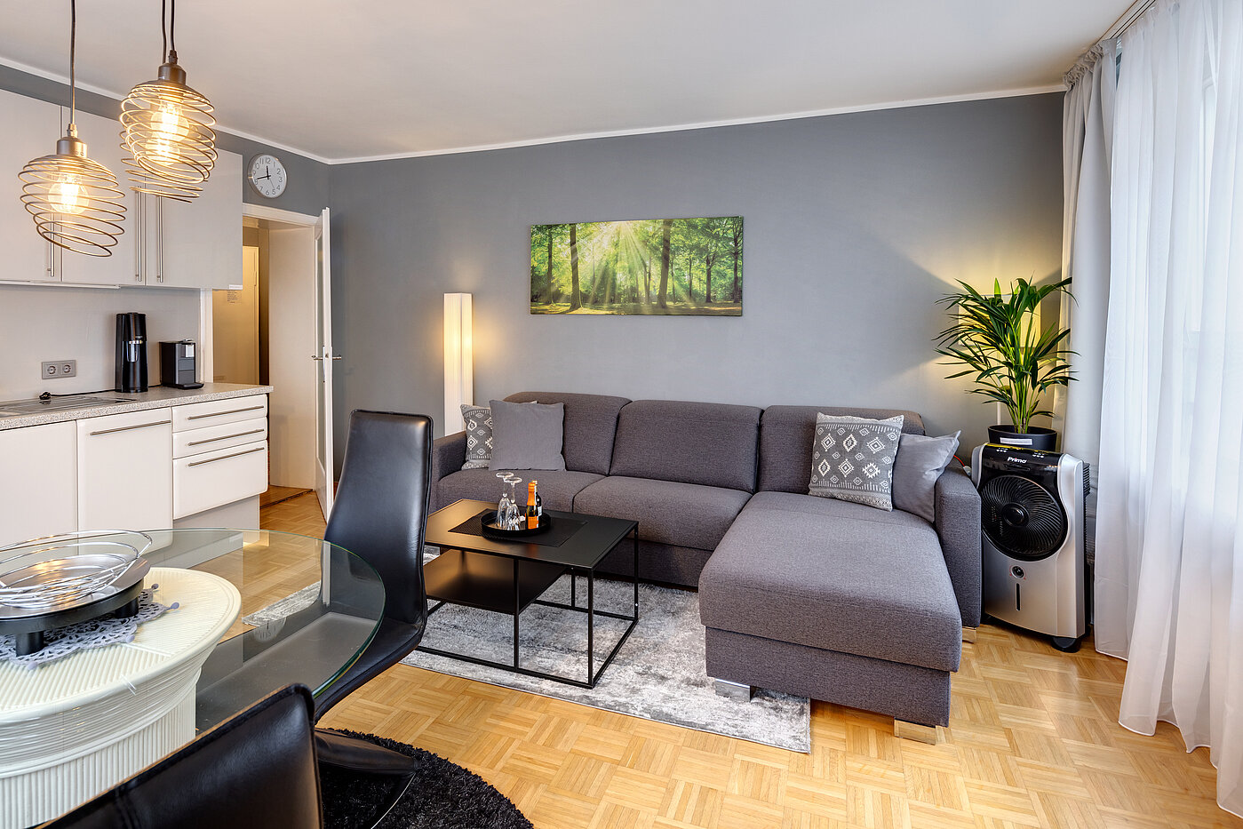 Appartement au rez-de-chaussée avec 2 pièces | 70219 | Gemültiches Wohnzimmer...