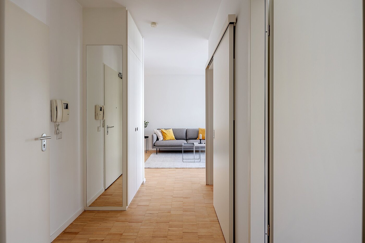 Appartement avec 2 pièces | München-Thalkirchen | 2107ML2 | ...und Blick ins Wohnzimmer