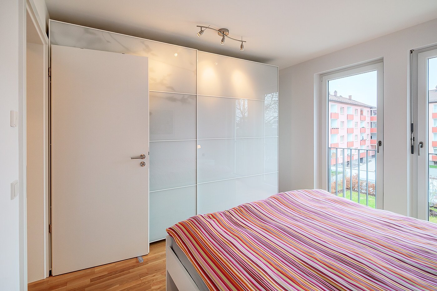 Appartement avec 3 pièces | München-Moosach | 70164 | ...mit großen Fensterfronten