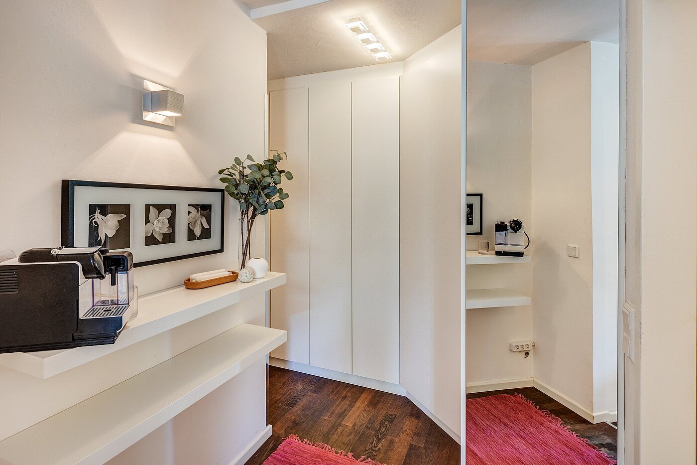 Appartement avec 1 pièce | München-Freimann | 2105ML4 | Flur mit großem Einbauschrank