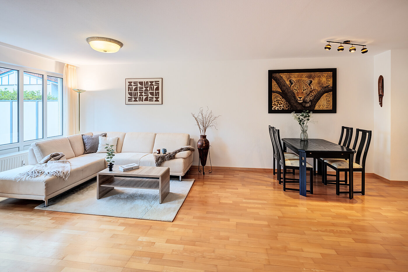 Appartement en duplex avec 4.5 pièces | 70295 | Wohn- und Essbereich