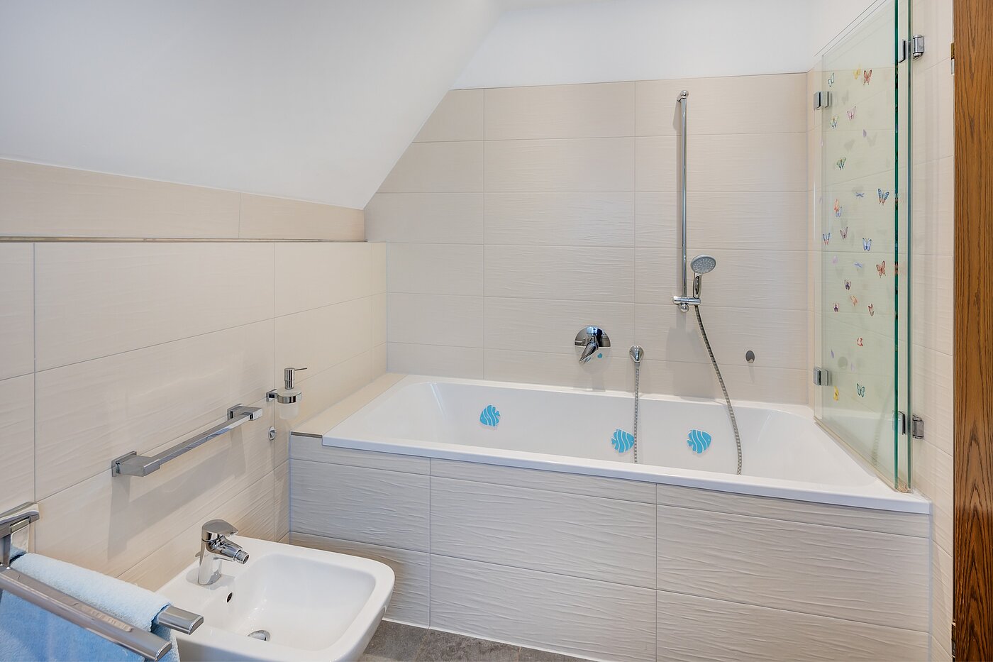 Maison individuelle avec 8 pièces | 70229 | ...mit Badewanne...