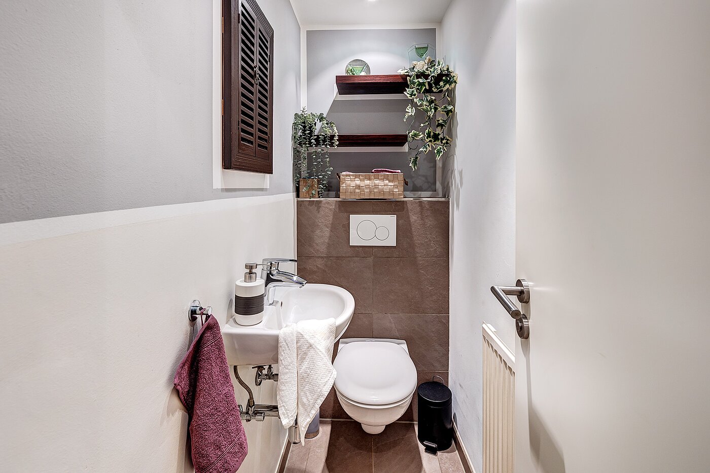 Maison d'angle mitoyenne avec 6 pièces | Germering | 70033 | Gästetoilette