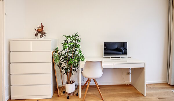 Appartement avec 1 pièce | München-Schwabing | 70475 | ... und kleinem Schreibtisch