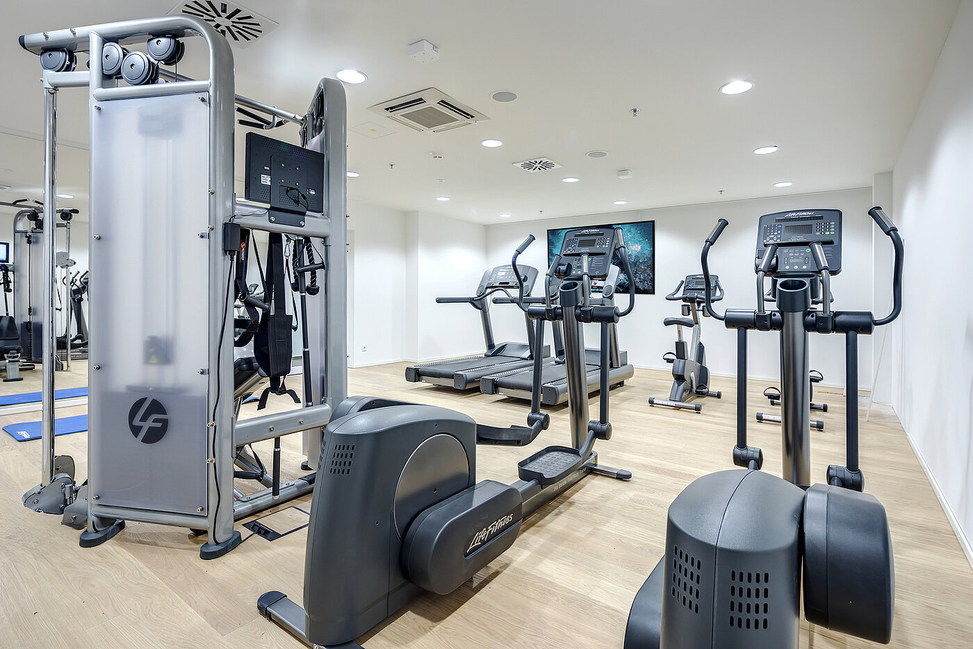 Apartment avec 1.5 pièces | München-Neuhausen | 70179 | Fitnessbereich