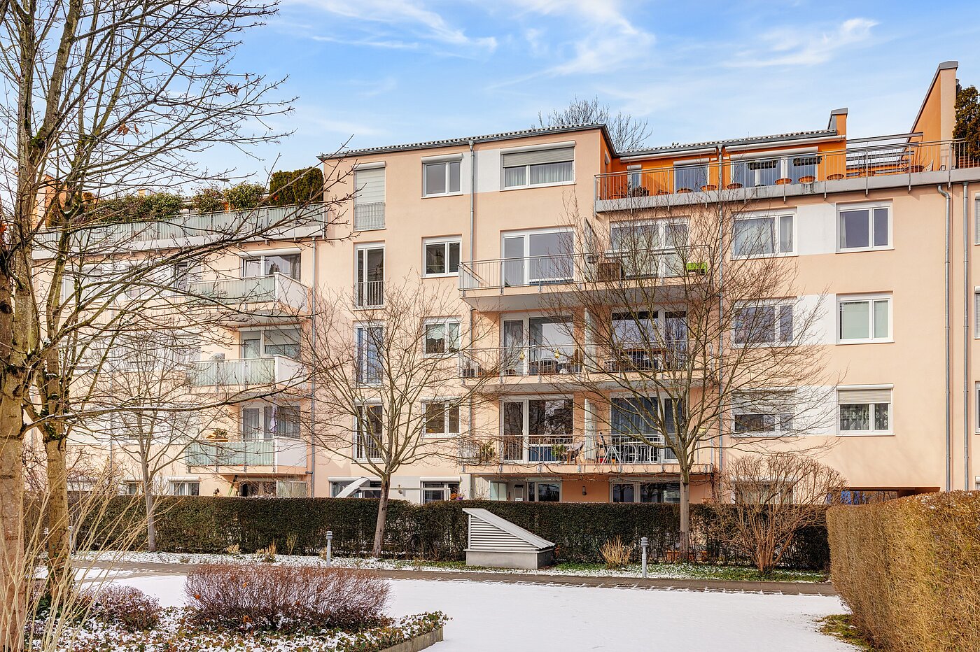 Appartement avec 2 pièces | München-Bogenhausen | 70396 | Außenansicht vom Innenhof