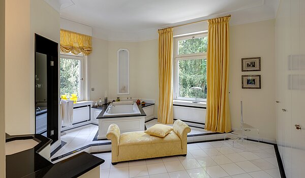 Villa avec 9 pièces | Reutlingen | 70231 | Badezimmer 1. Obergeschoss