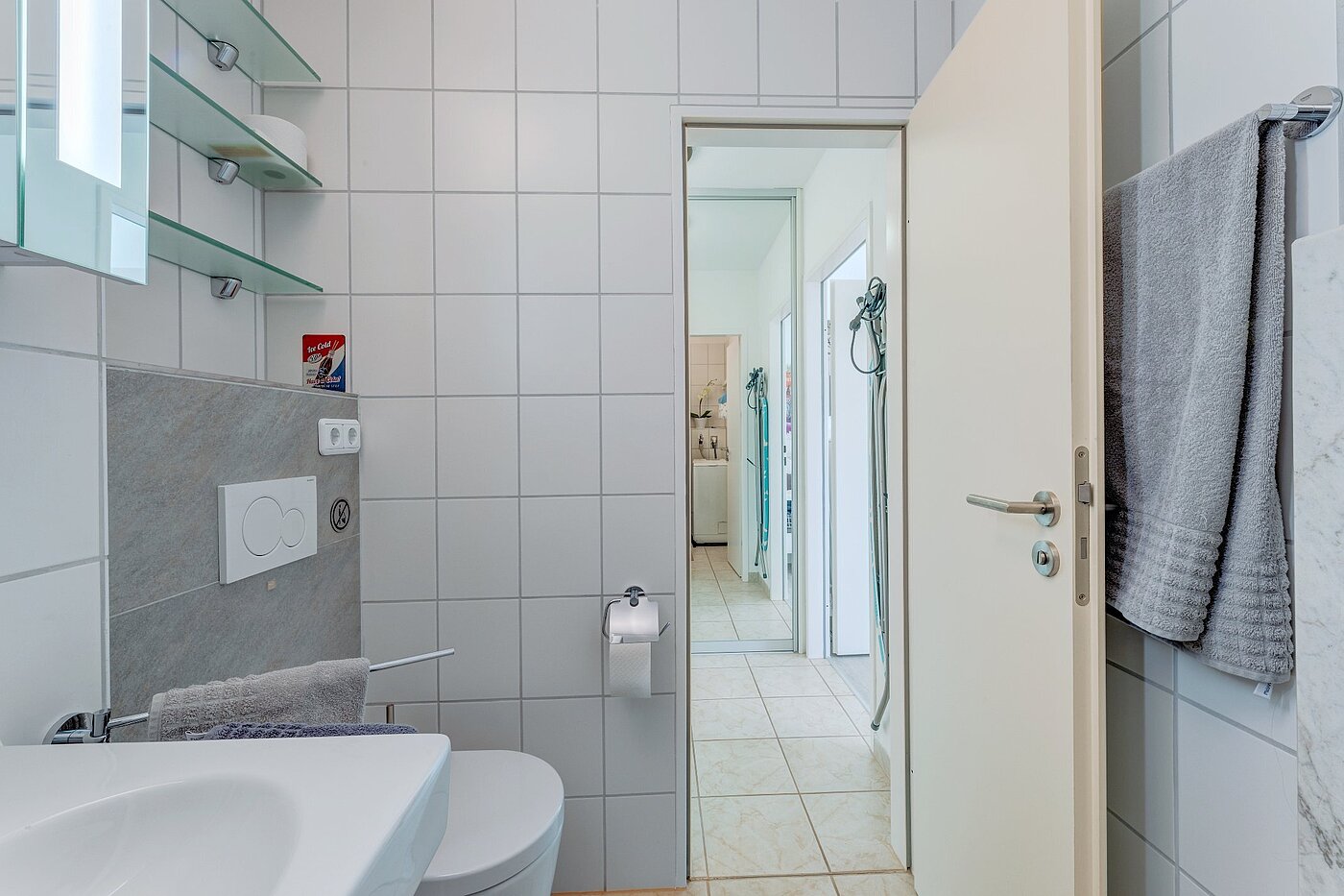 Appartement avec 1 pièce | München-Schwanthalerhöhe | 2106ML8 | Weiß gefliestes Bad...
