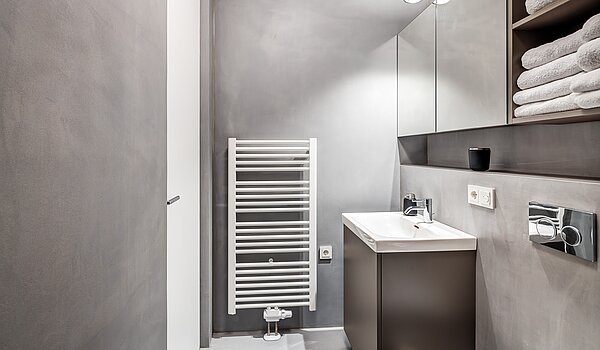 Appartement au rez-de-chaussée avec 3 pièces | 70309 | En Suite Bad