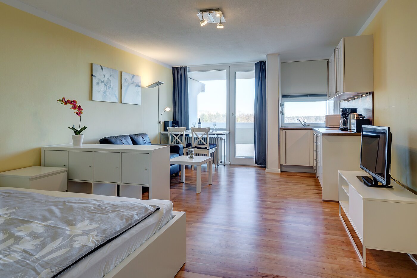 Apartment avec 1 pièce | 70308 | Wohn- und Schlafbereich