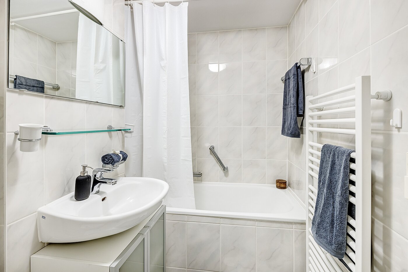Appartement avec 1.5 pièces | München-Schwabing | 2205ML81 | Bad mit Wanne...