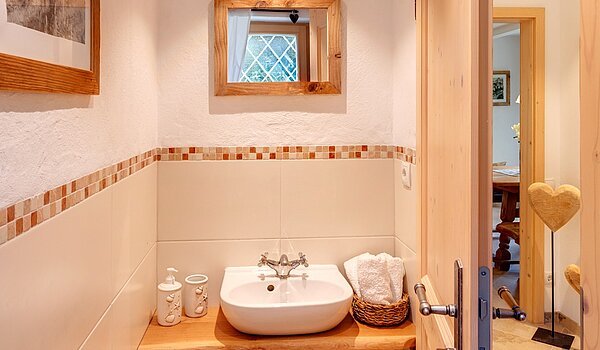 Appartement au rez-de-chaussée avec 2.5 pièces | Kreuth | 701351 | Gäste WC