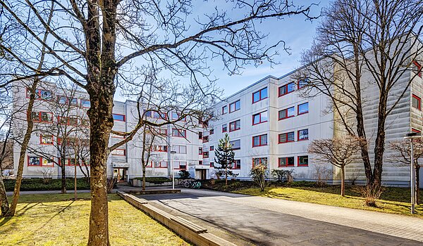 Appartement avec 2.5 pièces | München-Hadern | 70393 | Außenansicht Richtung Eingang