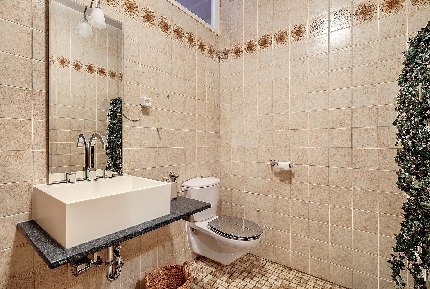 Appartement avec 2 pièces | München-Untergiesing | 2003ML12 | Hell gefliestes Badezimmer...