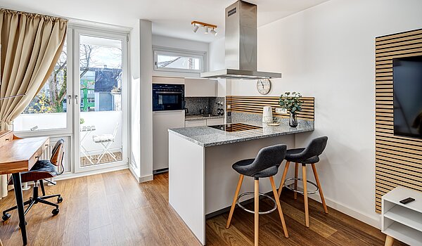 Apartment avec 1 pièce | München-Milbertshofen | 70183 | ...und Barhockern