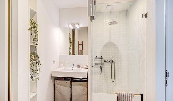 Apartment avec 1.5 pièces | München-Neuhausen | 70444 | ...Duschbad - beidseitig...