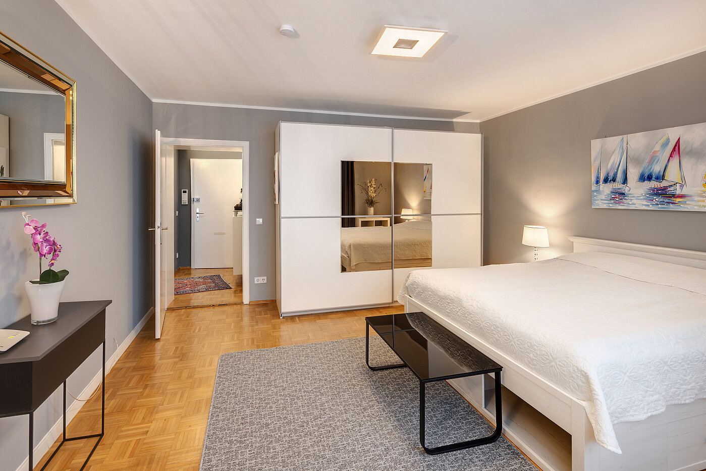 Appartement au rez-de-chaussée avec 2 pièces | 70219 | Großzügiges Schlafzimmer mit viel Staufläche...