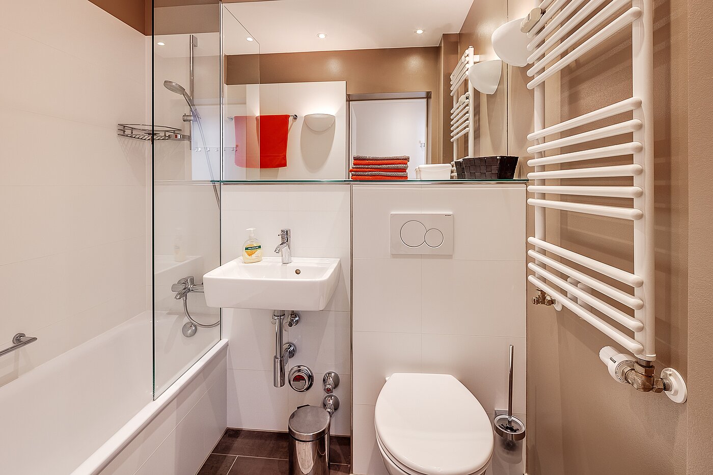 Appartement avec 1.5 pièces | München-Schwanthalerhöhe | 2211ML8 | Gefliestes Bedezimmer