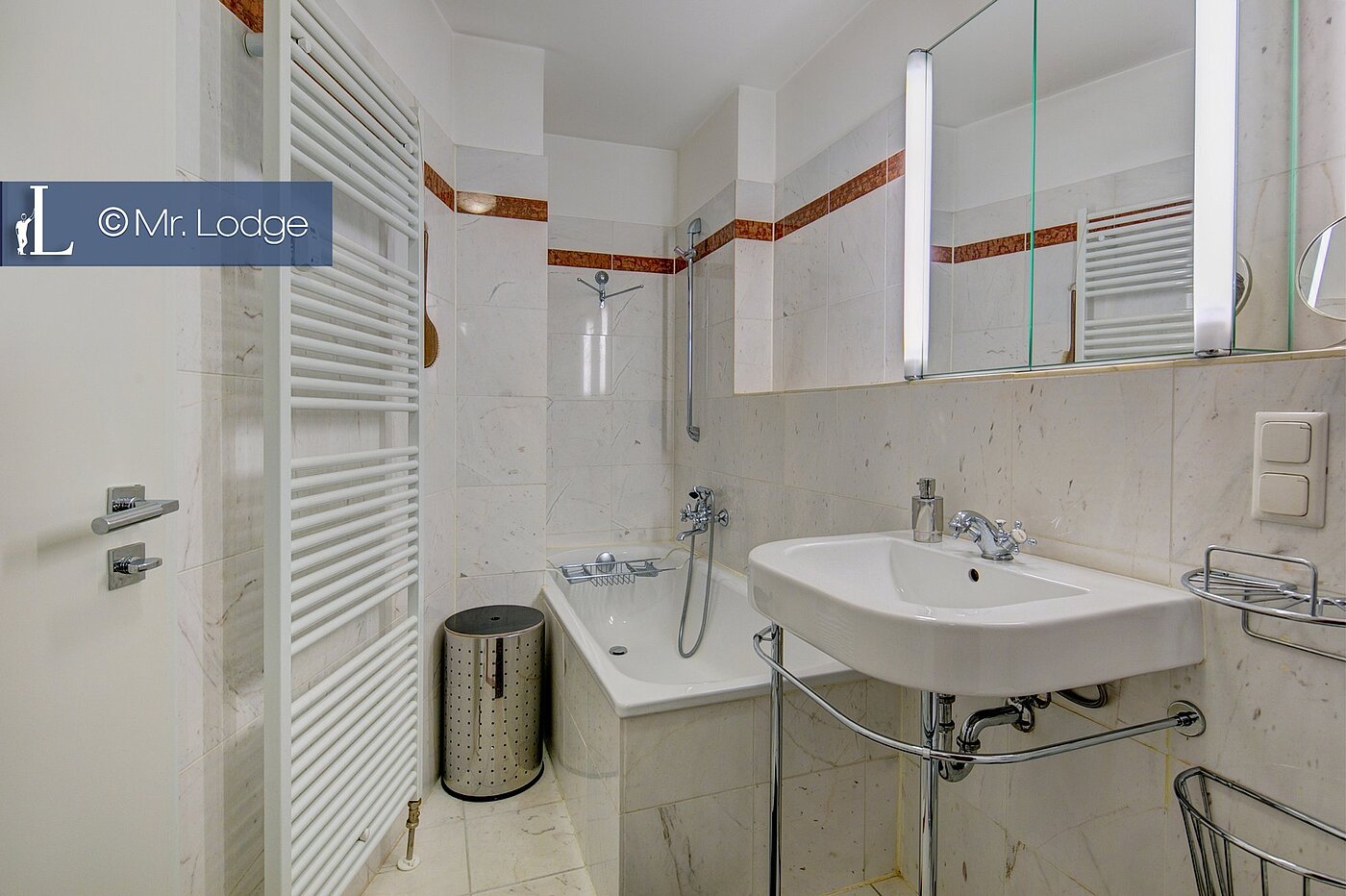 Appartement avec 2 pièces | München-Schwabing | 1605ML1 | Modernes Bad mit Wanne