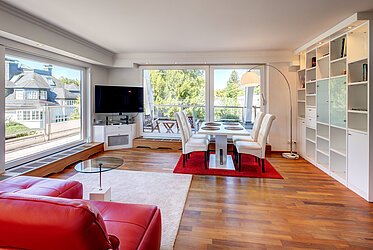 Harlaching : penthouse élégant avec terrasse sur le toit dans un quartier exclusif près des rives de l'Isar