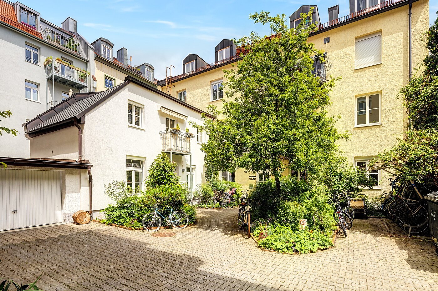 Appartement avec 1 pièce | München-Neuhausen | 70235 | Ansicht vom Innenhof aus